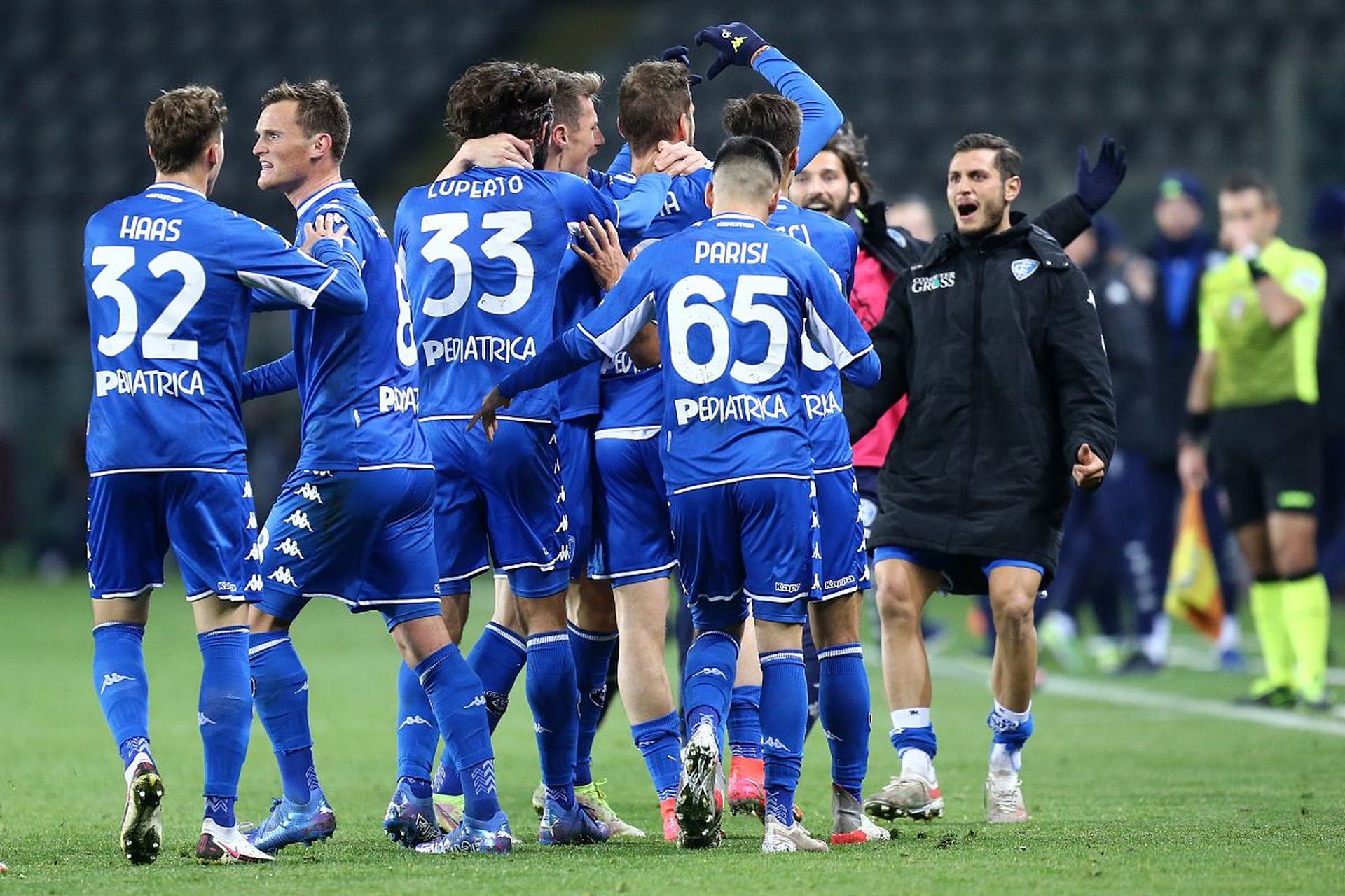 员才能在场 员才能在场